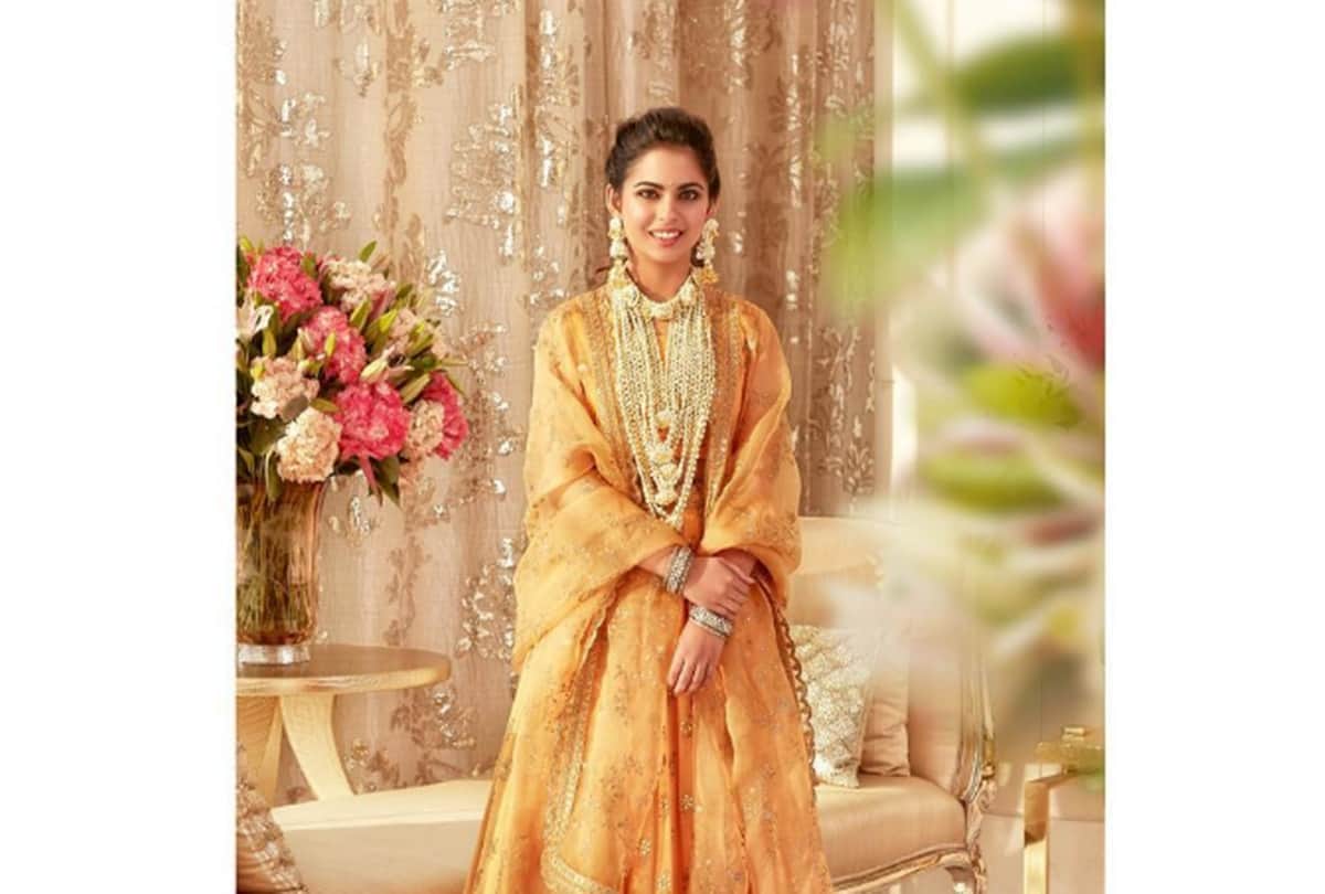 Mukesh ambani daughter Isha Ambani And Anand Piramal Haldi ceremony pictures