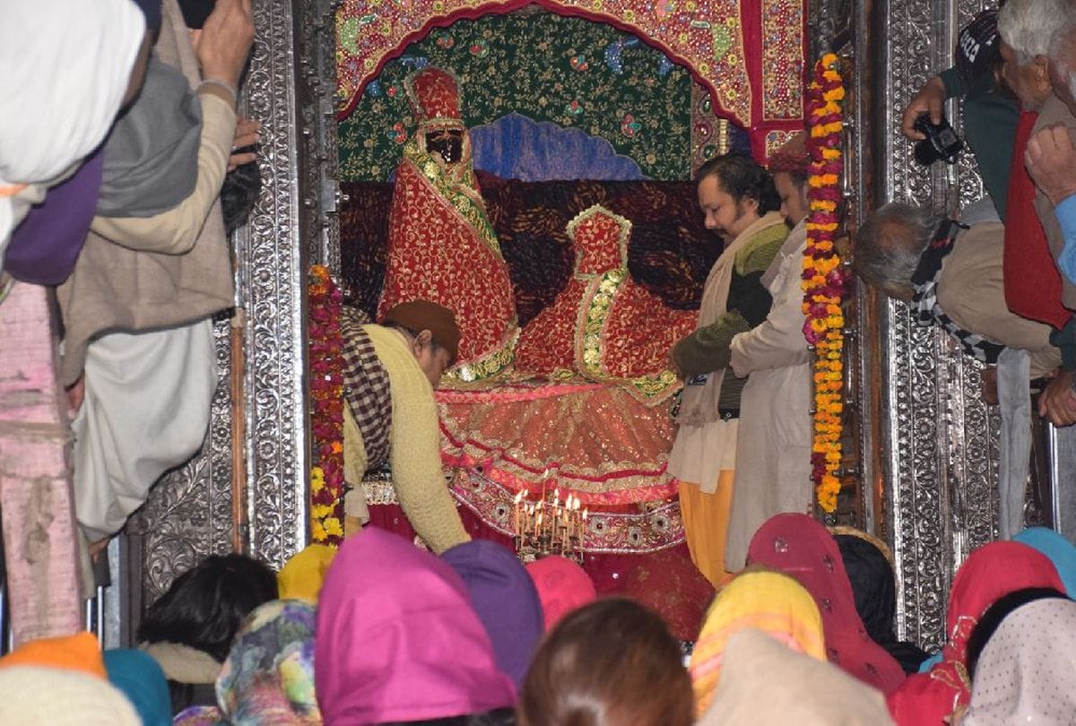 khichdi mahotsav start in radhavallabh temple vrindavan