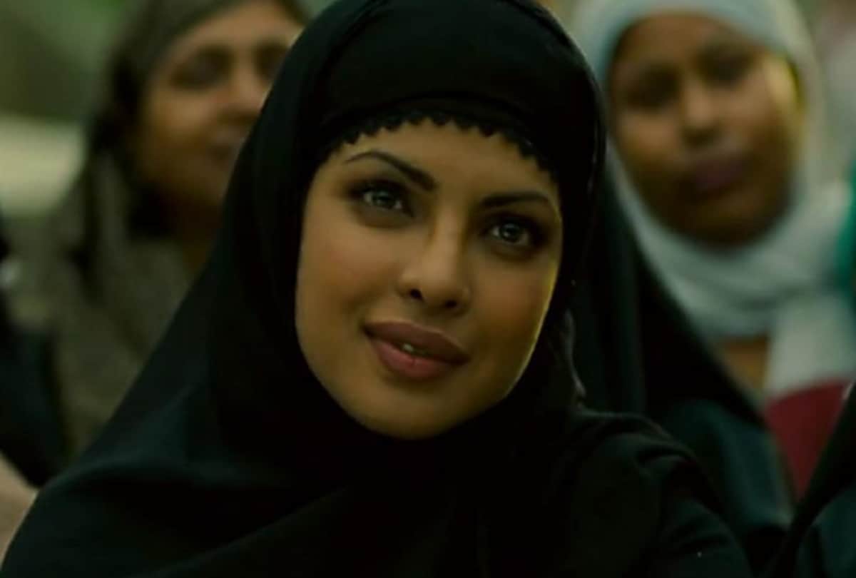 Priyanka Chopra  to Deepika Padukone 4 actress spotted with burqa in film