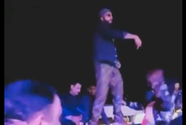 ranveer singh and sara ali khan film simmba success party rohit shetty karan johar reached