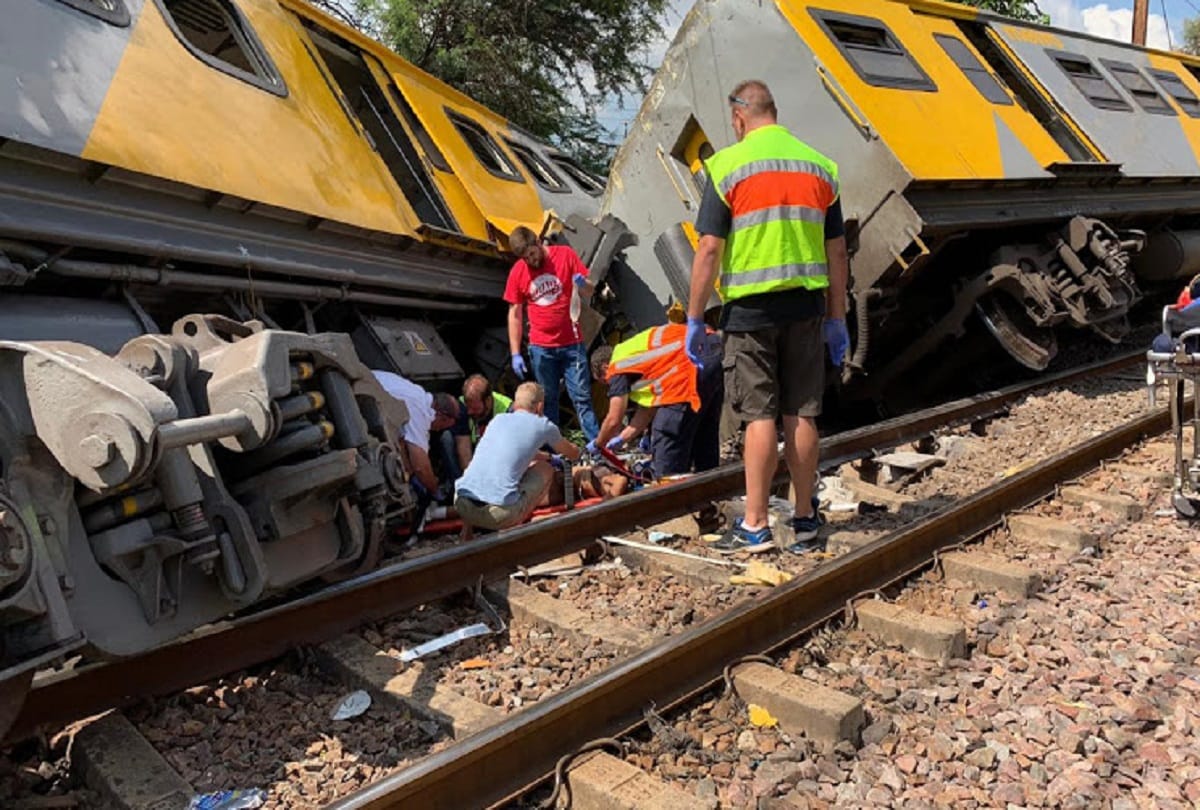 Train accident in South Africa, 300 injured and three death