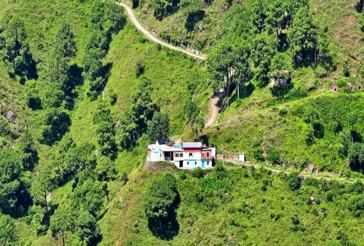 Beautiful place near kullu manali for celebrate new year with snowfall