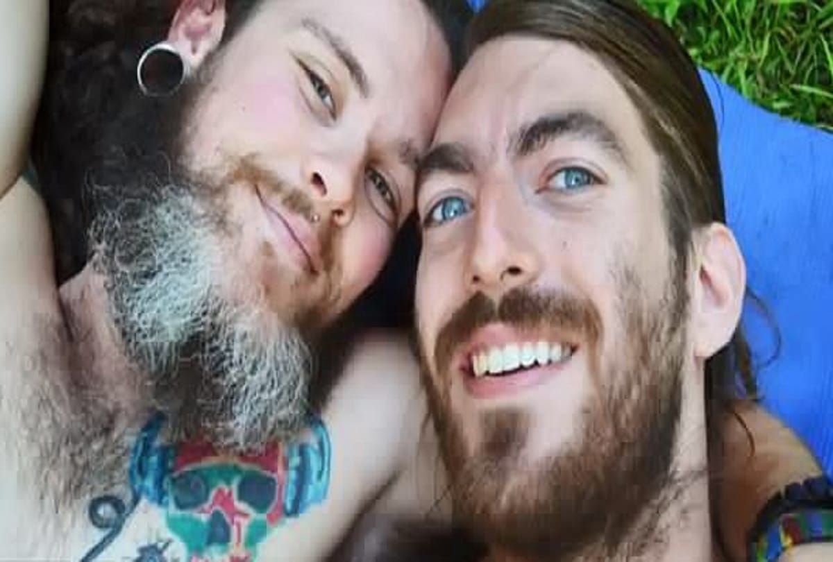 Pregnant transgender man giving birth baby for adoption in Texas