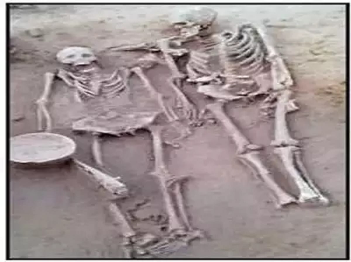 couple grave was found in the Harappan settlements excavated at rakhigarhi haryana
