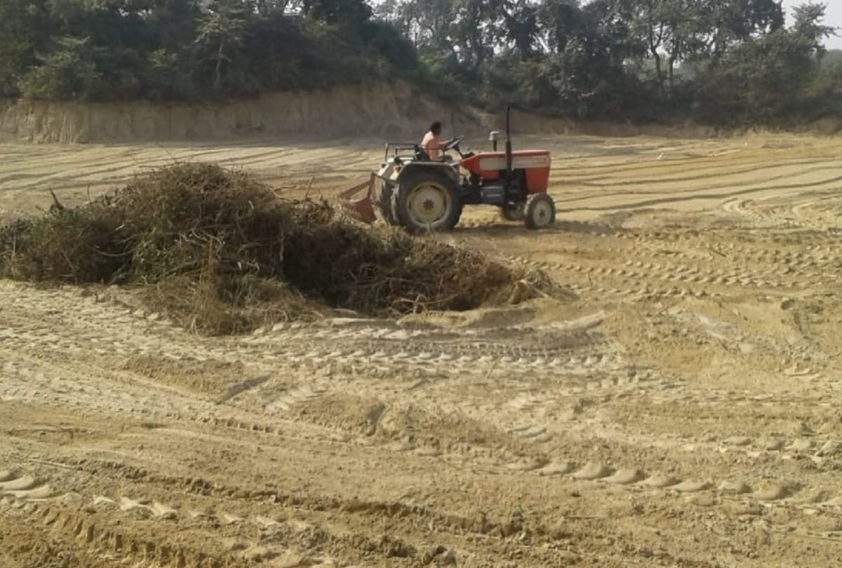 gun barrel and swords found in a farm in barabanki