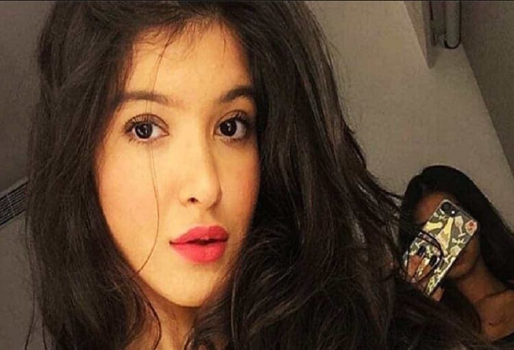 shanaya kapoor famous before taking entry in bollywood