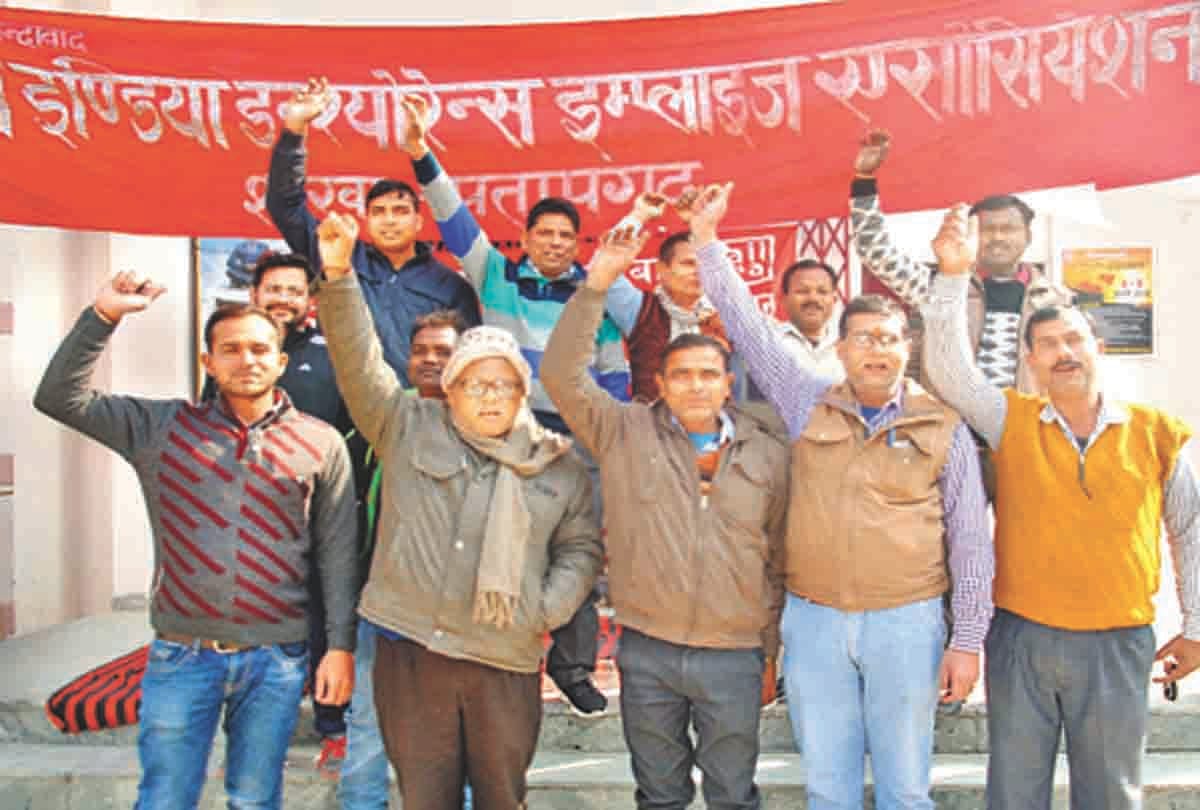 Strike in government offices, no work, exit proceedings