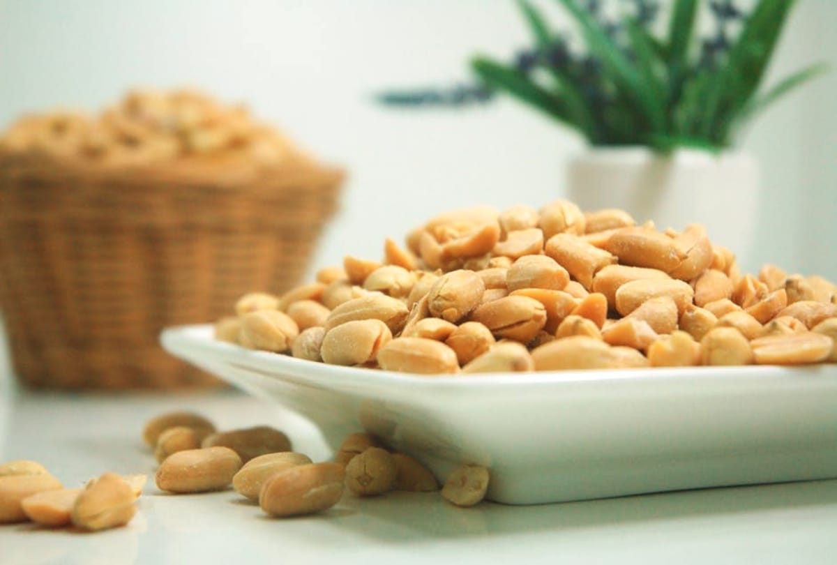 eating more than 100 gram peanut is harmful