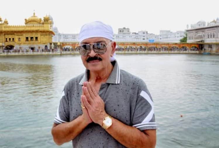 rakesh roshan diagnosed cancer his friend reveals he smoke too much