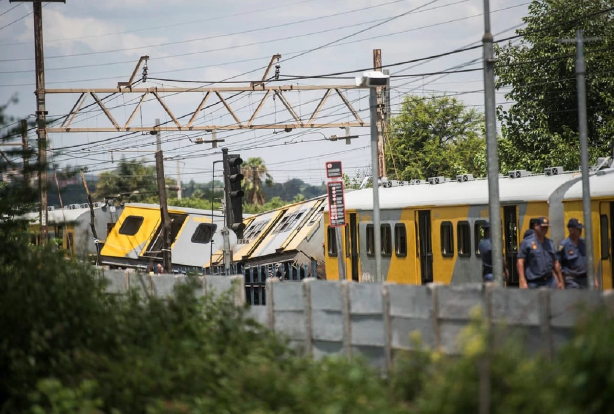 Three killed in collision between two trains in South Africa, 641 others injured