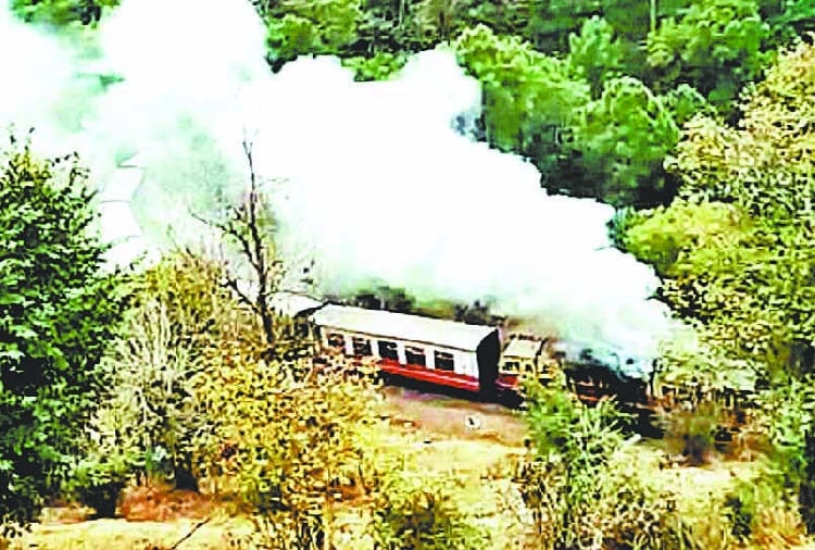 Fire in Engine of Himalayan Queen Express on Kalka Shimla Heritage Track, Indian Railway