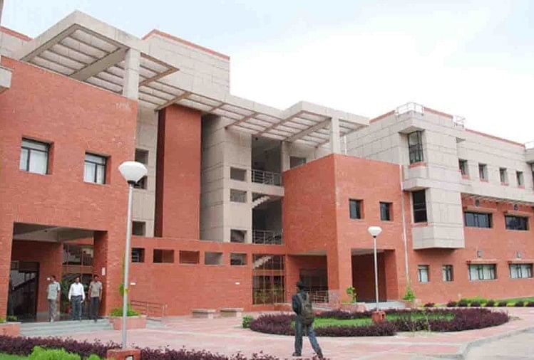 IIT Recruitment 2023: आईआईटी कानपुर में प्रशासनिक और तकनीकी पदों पर भर्ती, आवेदन करने का आज आखिरी मौका