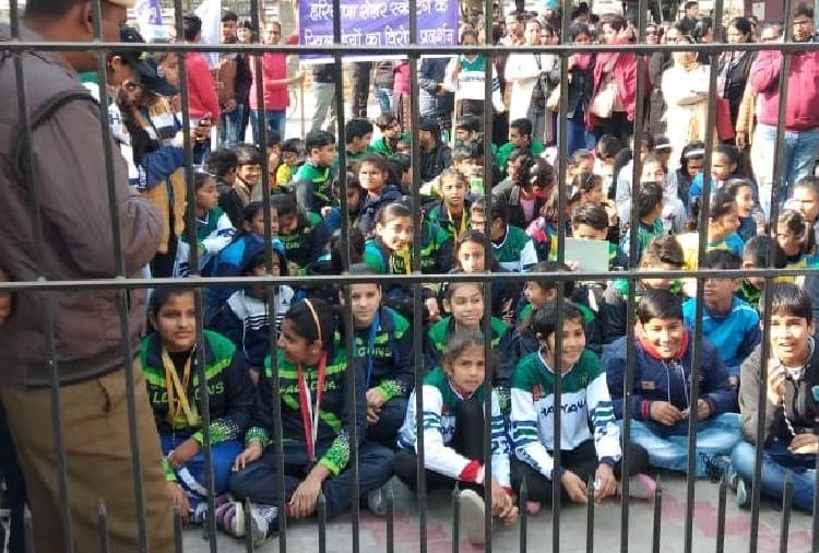 players protest in front of Sports minister Anil Vij's home in Ambala
