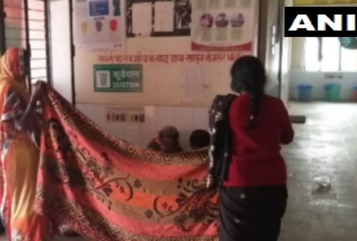woman gave birth on floor after failing to find doctor in community health center Gonda