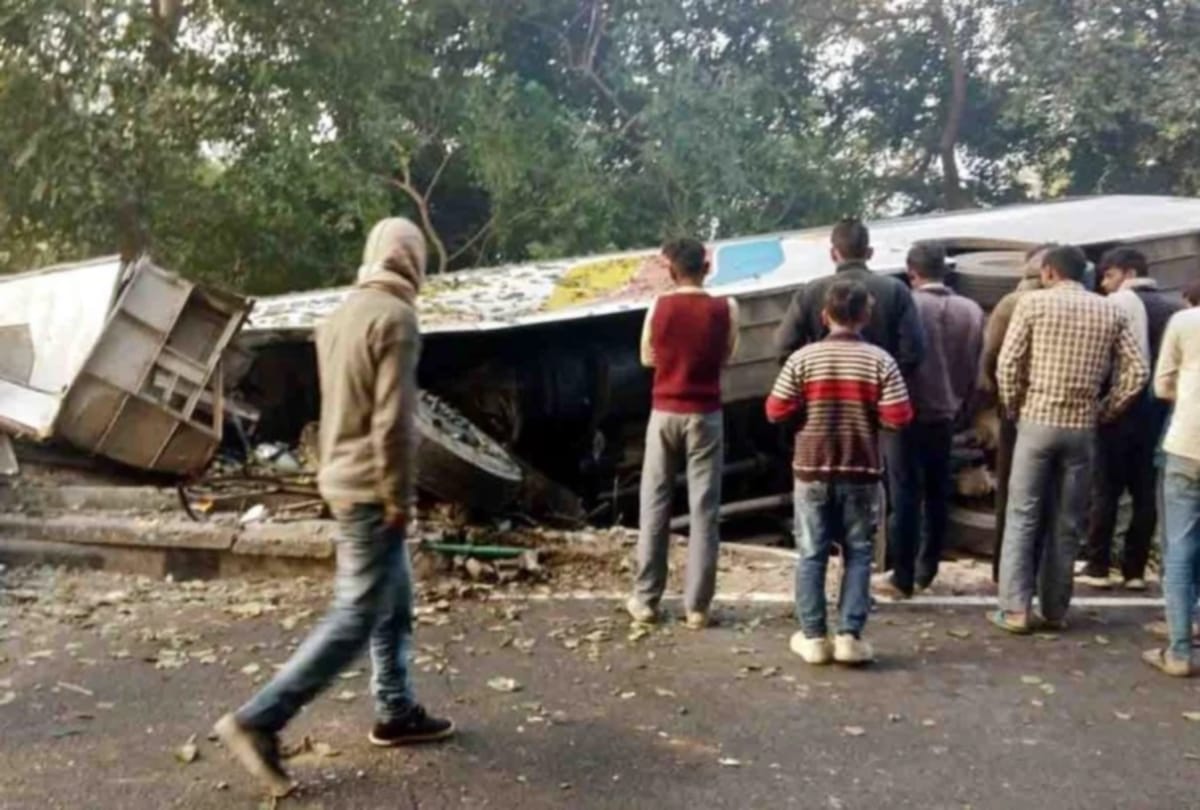 Himachal pilgrims bus met with accident in naya gaon uttar pradesh