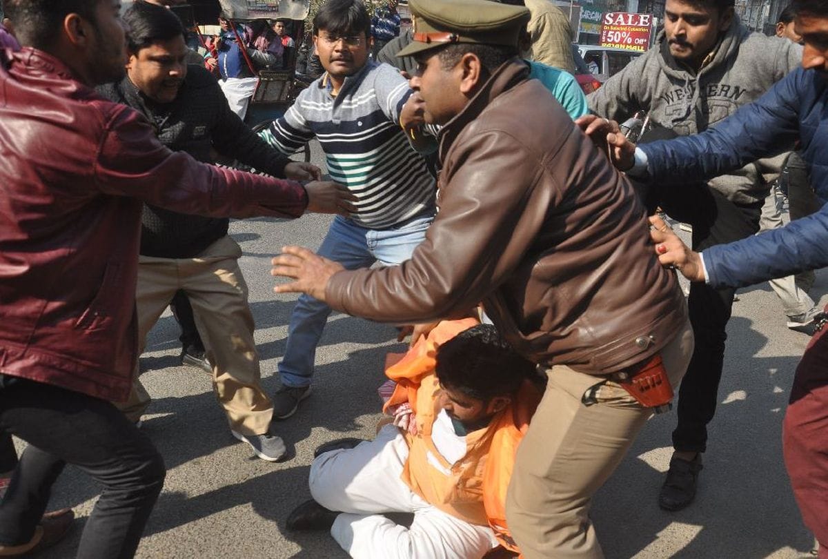 clash in municipal corporation agra