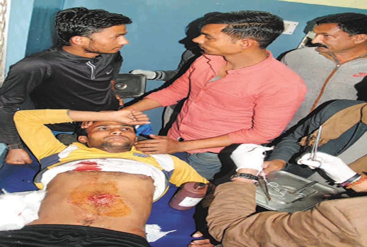 Niece killed in knife, uncle beaten in niece