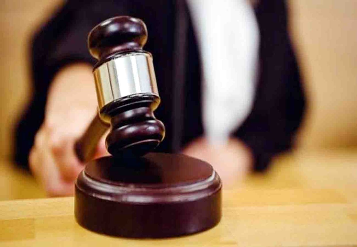 Notice of contempt for four officers including Gonda ADM