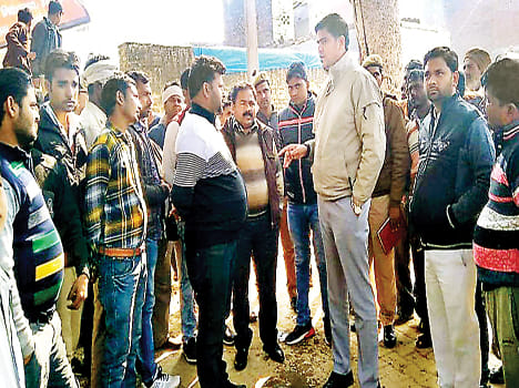 Landed on roads, 1092 cattle catch cattle