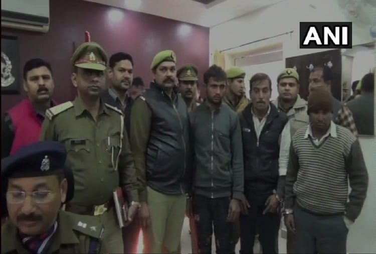 मुरादाबादः पुलिस ने किया बड़े चोरों के गैंग का भंडाफोड़, दो ट्रक, 32 ...