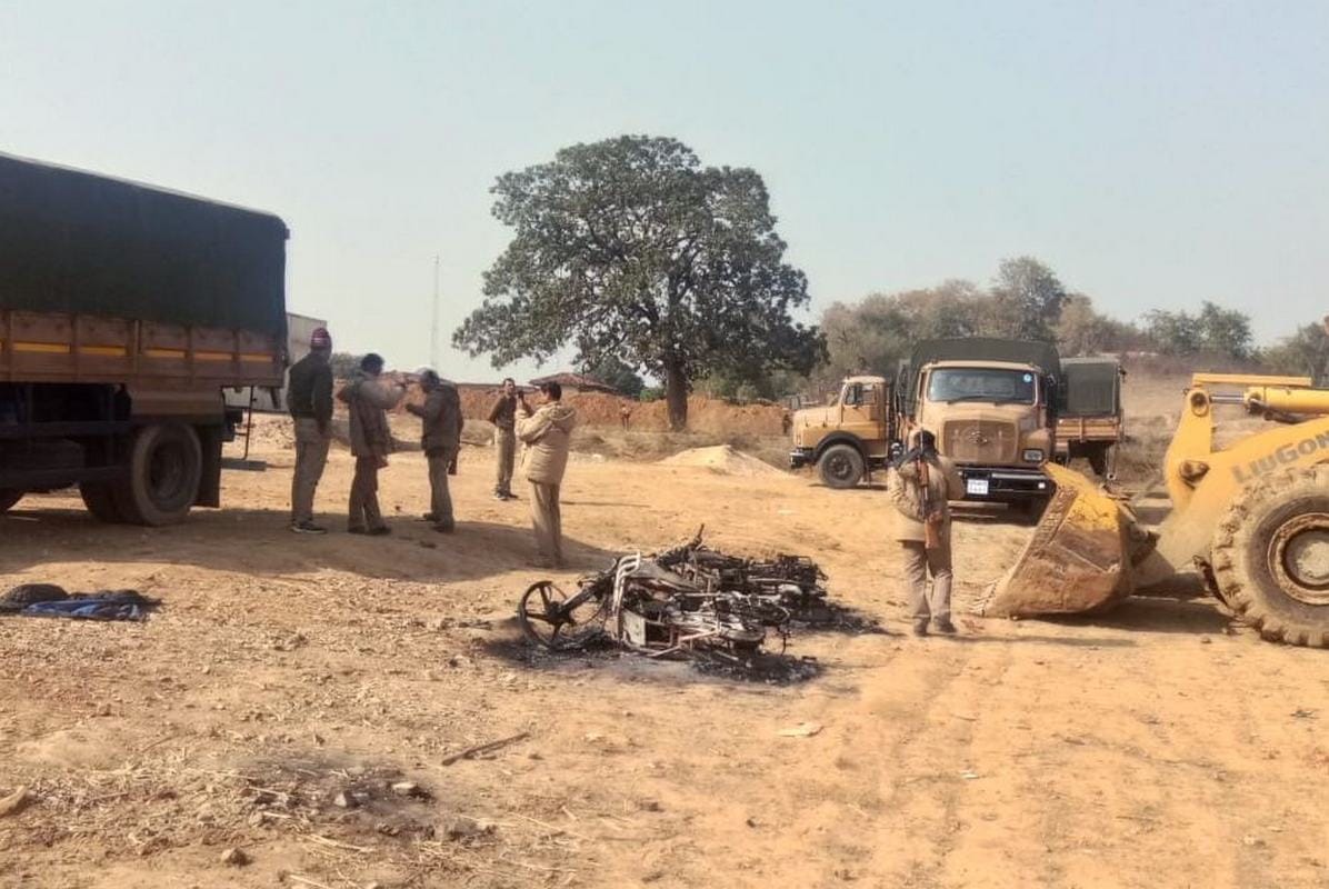 Case registered against bjp MP son after outrage at sand site in sonbhadra