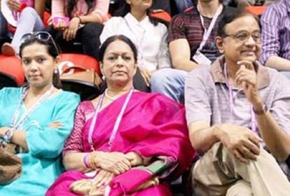 पी. चिदंबरम के साथ नलिनी चिदंबरम (फाइल फोटो)