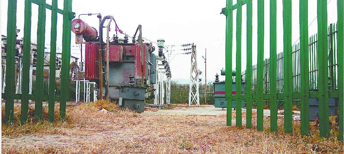 Thieves steal goods and oil worth Rs 4.50 lakh from power transformer in etah