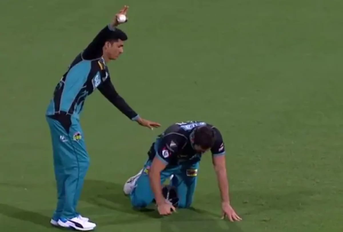 VIDEO: Ben Cutting drops a catch into his own face against the Renegades