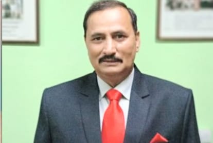 Stones pelted at Bhattiyat Chamba MLA Bikram Singh Jaryal car Himachal Pradesh