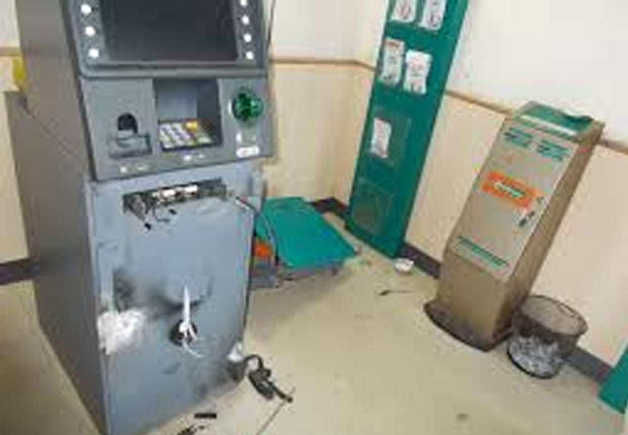 News related to ATM robbery in kanpur