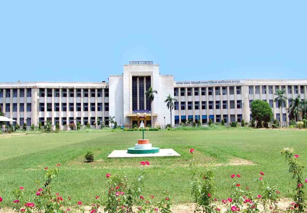 Kanpur: MBBS second year student of GSVM suspended for ragging, investigation started against two