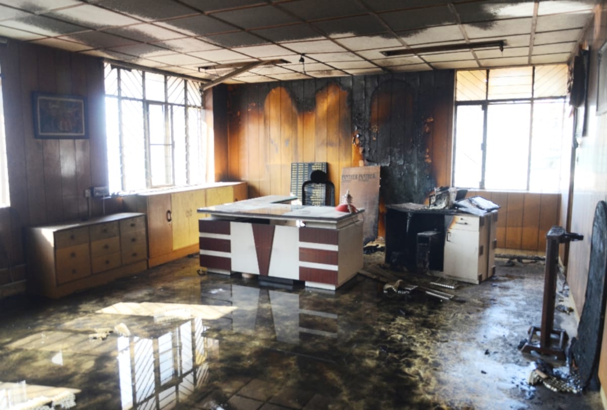 fire broke out in food supply director office in shimla