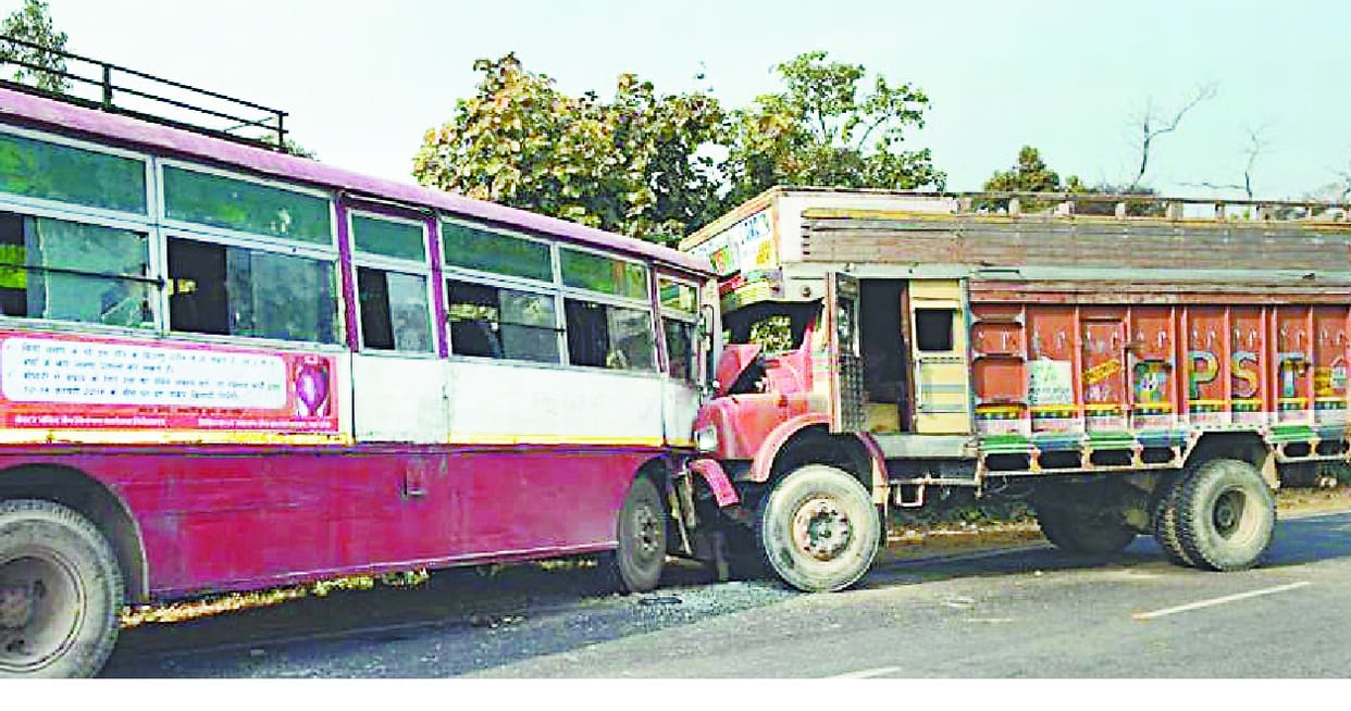 Truck and UP roadways bus collide, 12 injured