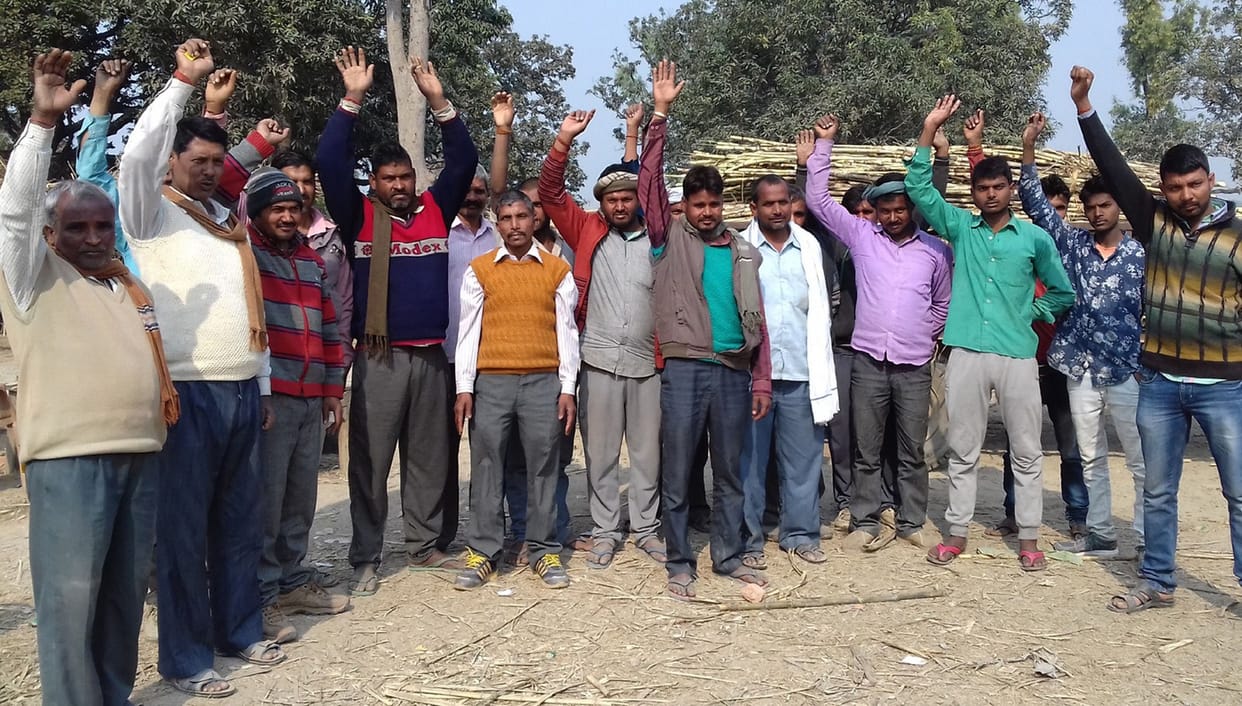 घटतौली पर बिफरे किसानों ने किया प्रदर्शन