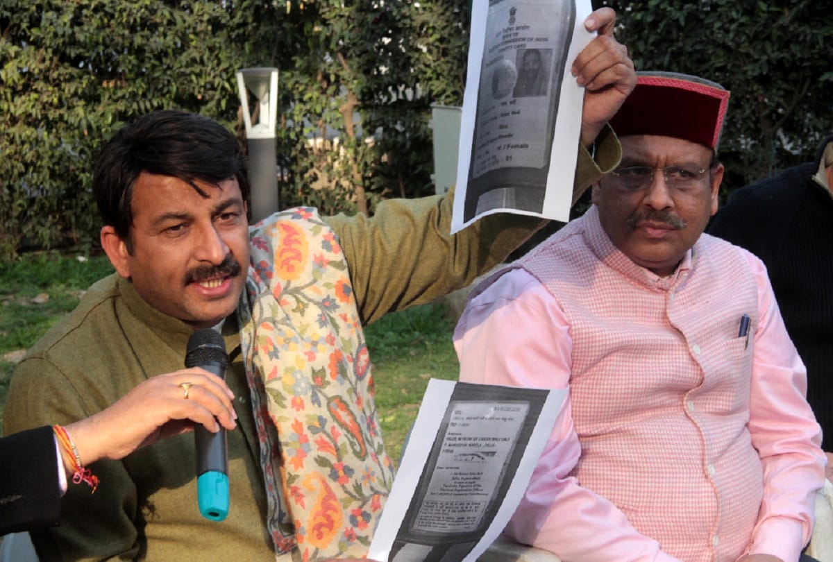 SC stays the criminal defamation proceedings against the BJP leaders Manoj Tiwari and Vijender Gupta