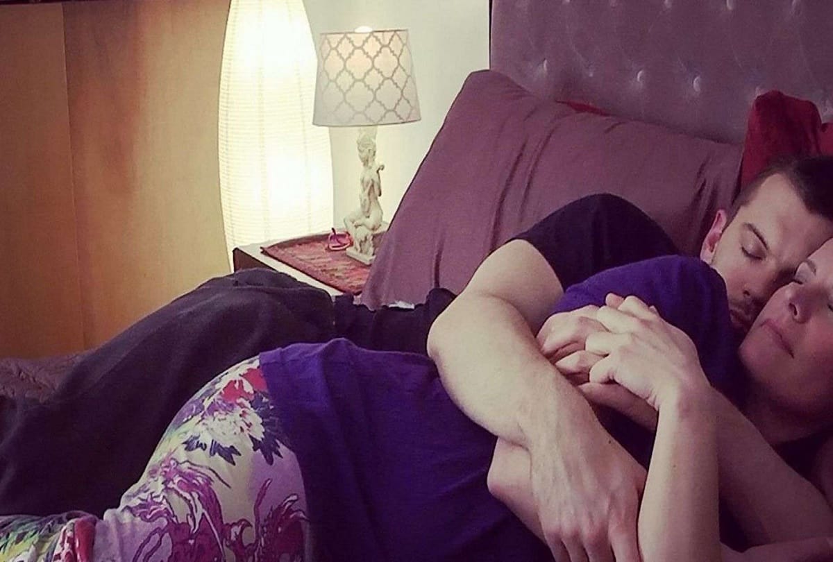 this professional cuddle woman charge $80 per hour for cuddling and touch