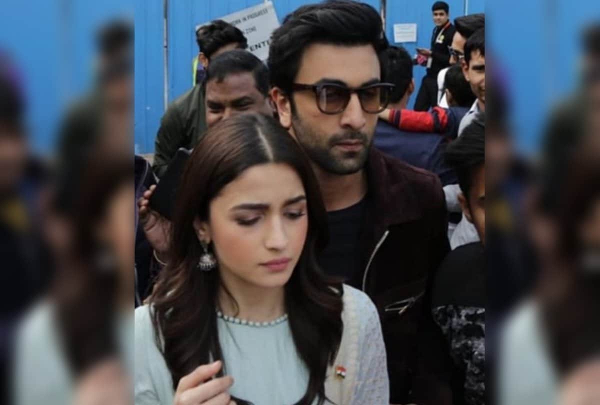 ranbir kapoor ready to engaged with alia bhatt his mother neetu kapoor convinced him