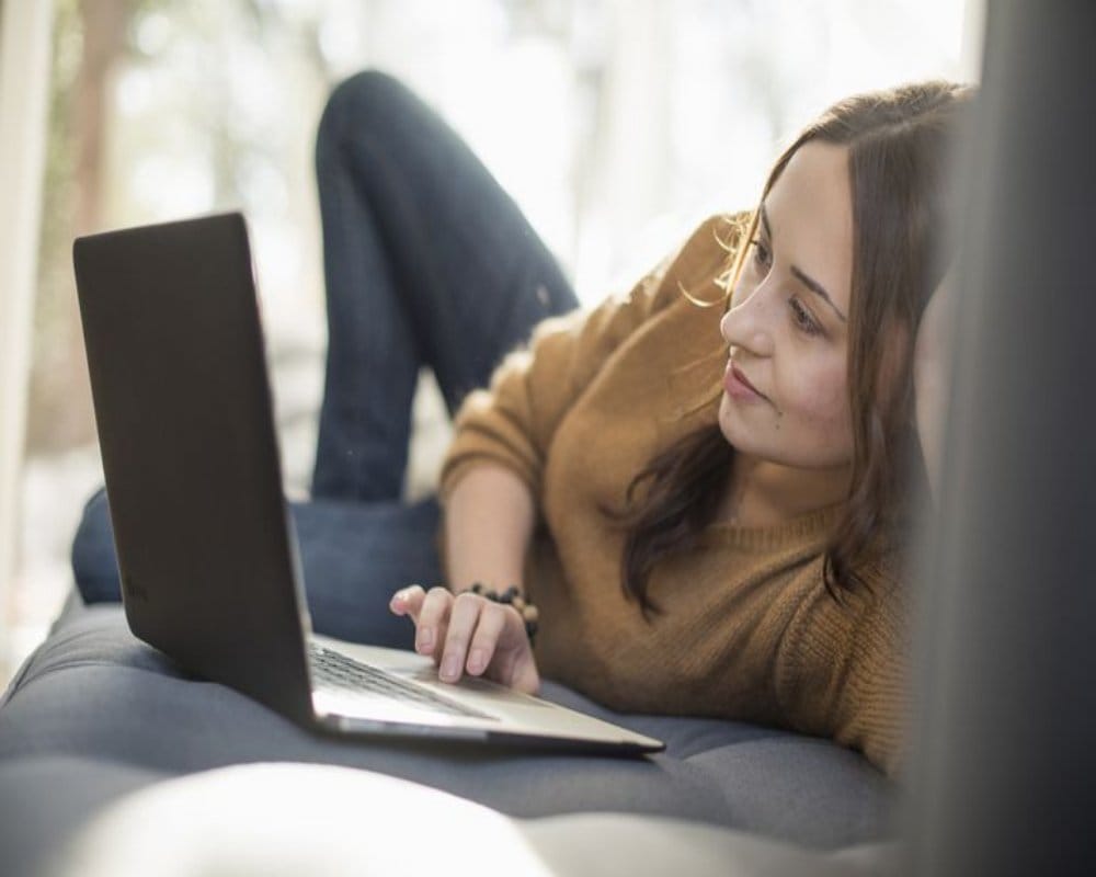 know how a guys likes you sign based on how he text