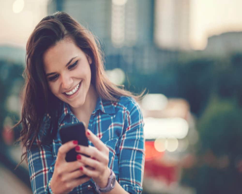 do people really believe what you say about your relationship status on social media