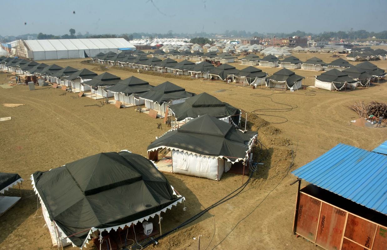 Hightech tent city build in varanasi for pravasi bhartiya sammelan