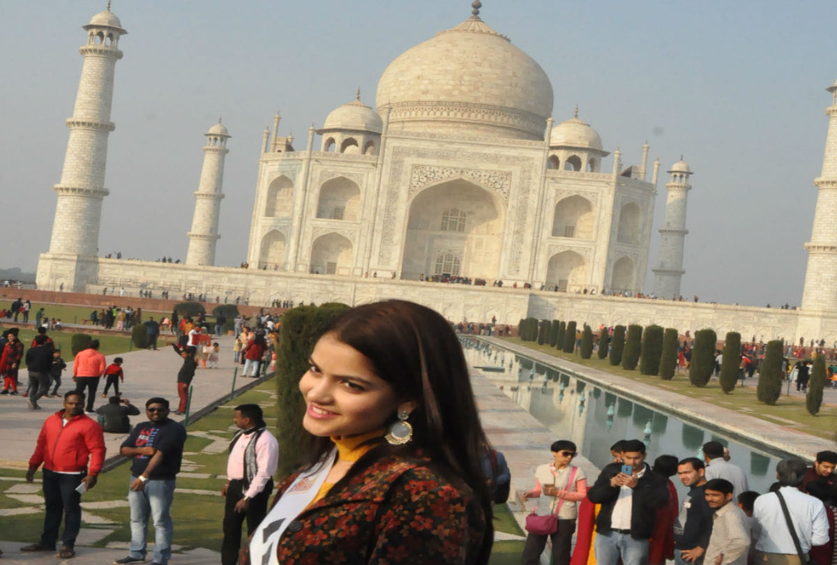 miss multinational 2018 contestants models visits to Taj Mahal