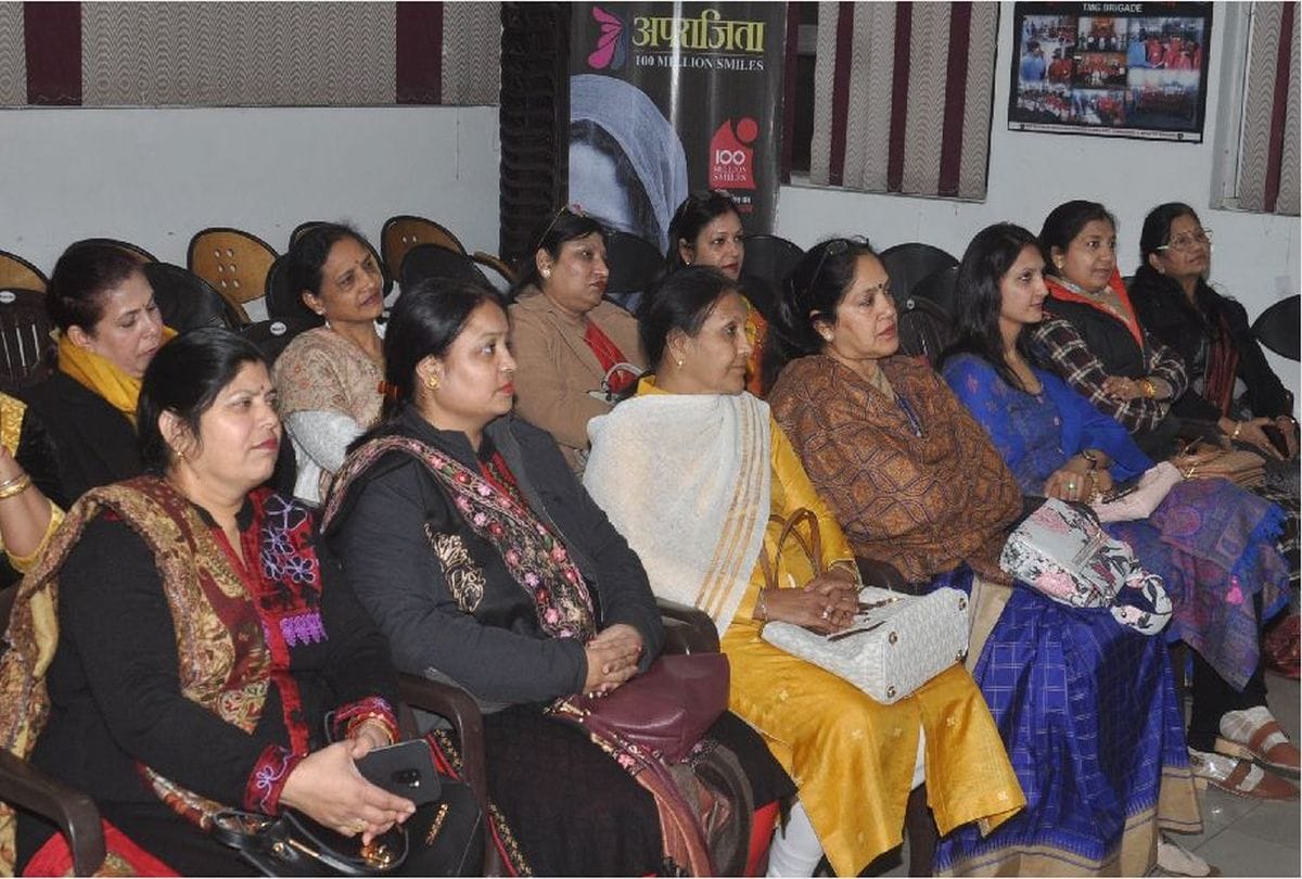 agra women with aparajita 100 million smiles campaign