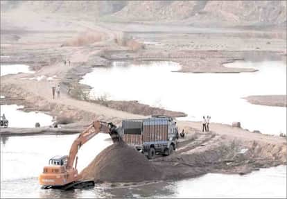 mining scam: CBI questioned six people including DFO