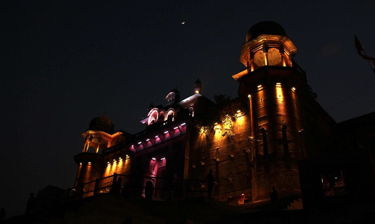 Varanasi ganga ghat are decorating due to NRI summit