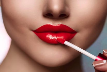 keep these things in mind before applying lipstick