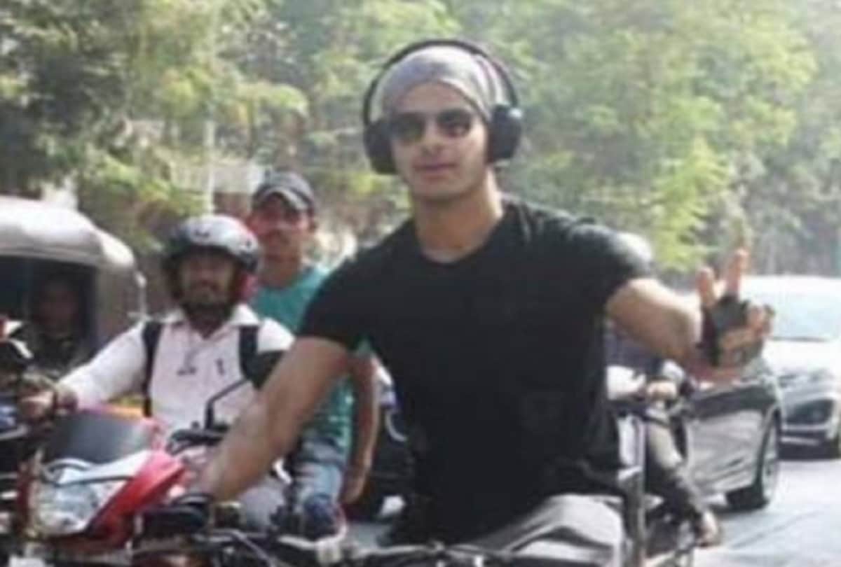 Ishaan Khattar diagnosed with chicken pox, informed his fans by instagram