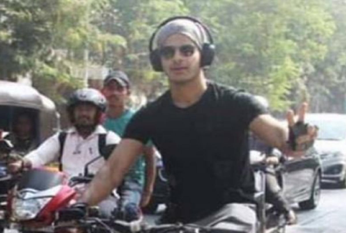 Ishaan Khattar diagnosed with chicken pox, informed his fans by instagram