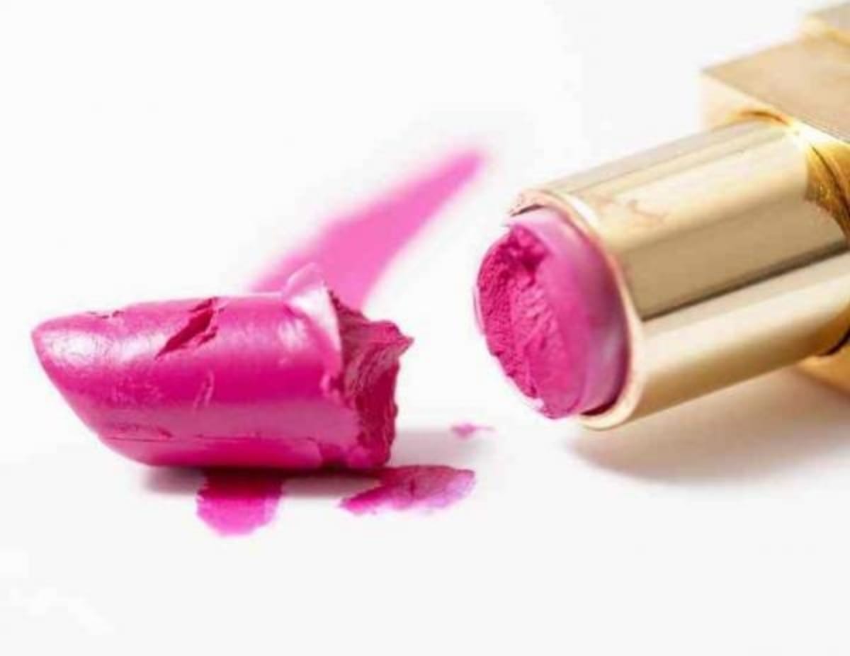 reuse expired makeup with this ways in hindi