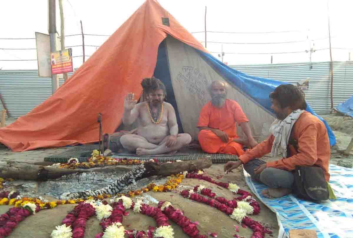 Kumbh Mela 2019:know the Naga sadhu funeral mystery