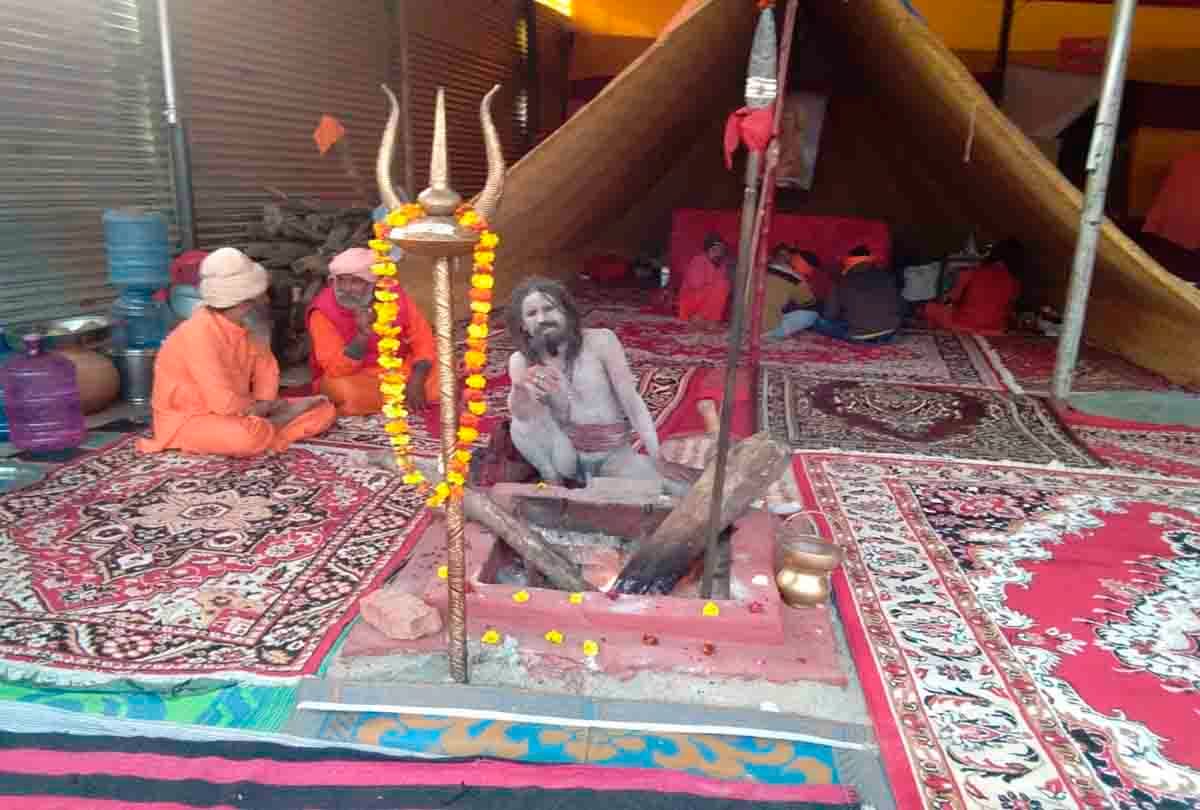 Before Makar Sankranti sangam scene Attractive, Naga sadhu center of attraction